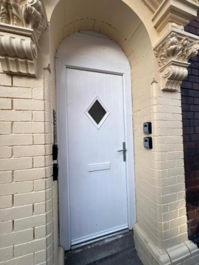 Modern Flat Near City Centre 3